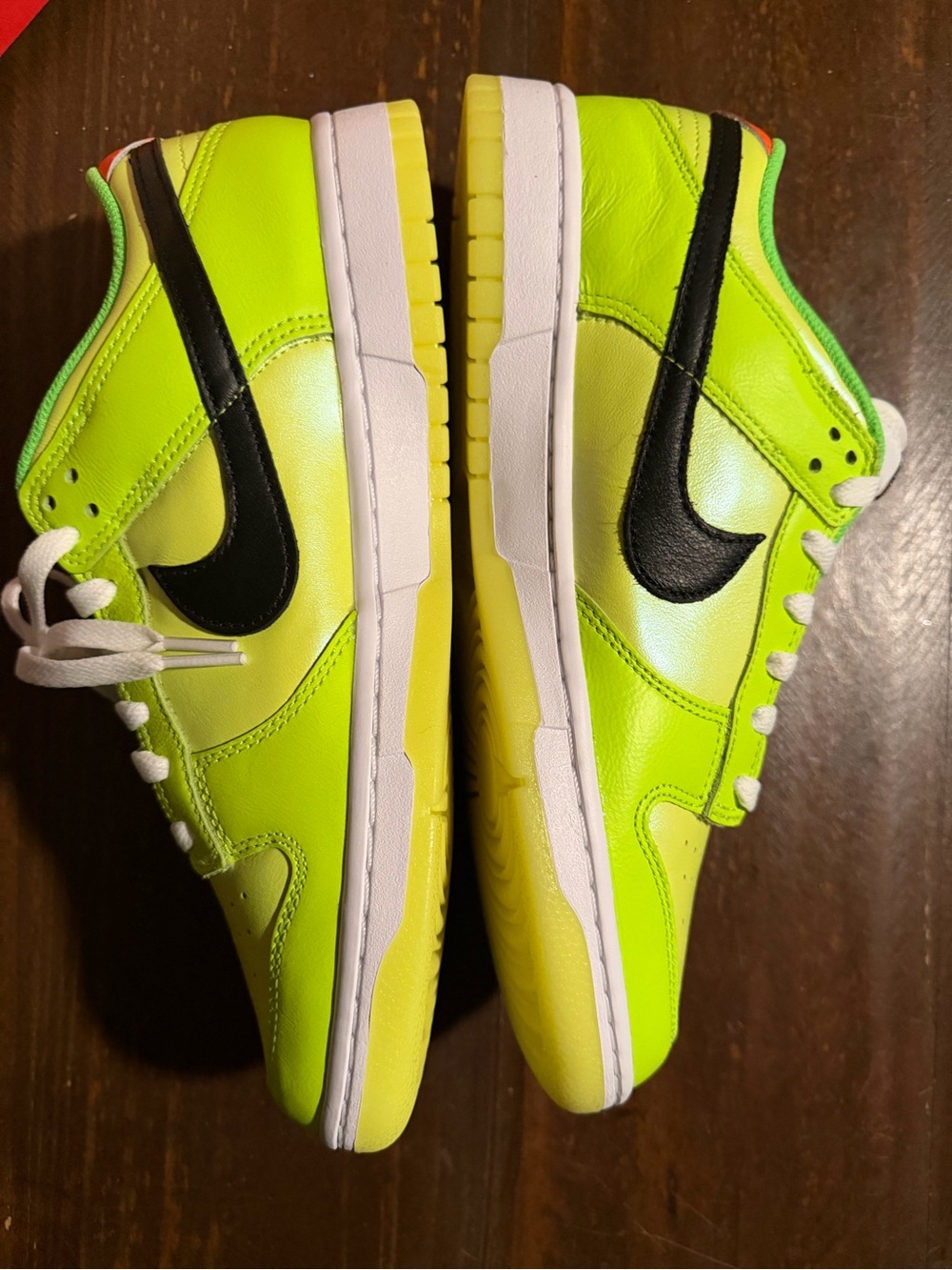 Nike Dunk Low SE 'Splash Volt' Sneakers - 9.5M - Picture 3 of 8